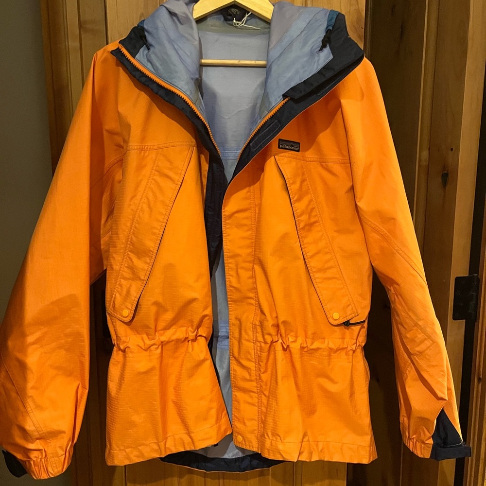 Patagonia women’s shell size medium/ large